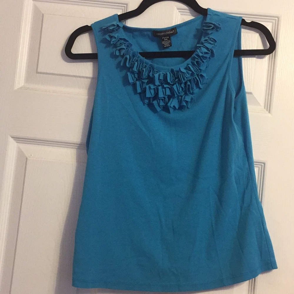 Petite turquoise tank